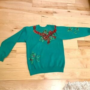 Ugly Christmas sweatshirt Green women’s medium - Plaid Bow, holly, puffy paint